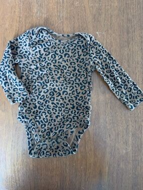 🍓3/$10 NWOT Old Navy Toddler Long-Sleeve Leopard Print One-Piece size 3-6m